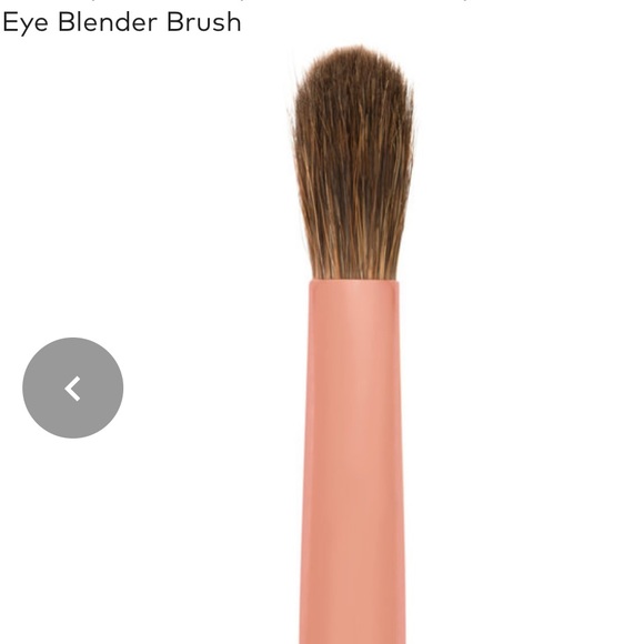 CHARLOTTE TILBURY
Eye Blender Brush v 2 - Picture 2 of 5